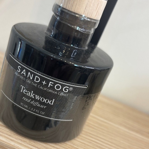 Black Reed Diffuser- Teakwood - Picture 2 of 3